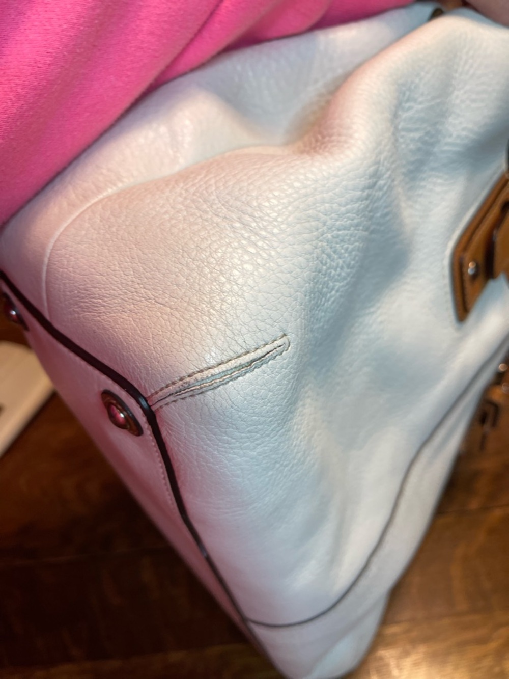 Coach SoHo White Leather Shoulder Bag with Tan Buckle Trim and Matching Wallet - Picture 7 of 16
